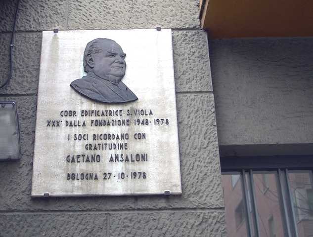 Lapide in memoria di Gaetano Ansaloni in via Marzabotto