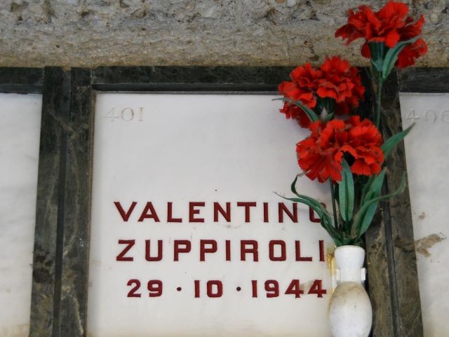 Tomba di Valentino Zuppiroli - Monumento Ossario dei Partigiani alla Certosa di Bologna