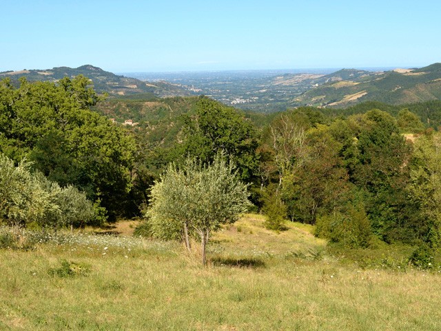 Da Purocielo vista sulla valle del Lamone e la pianura Padana