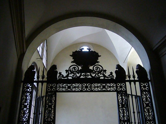 Cancello di San Michele in Bosco - particolare