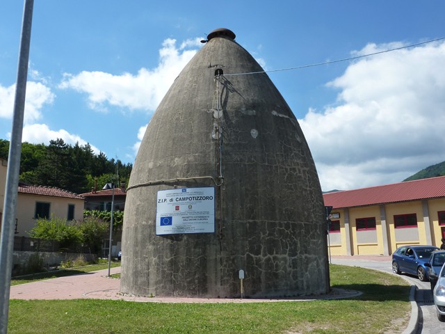 Ingresso di rifugio antiaereo della fabbrica di cartucce SMI di Campo Tizzoro (PT)