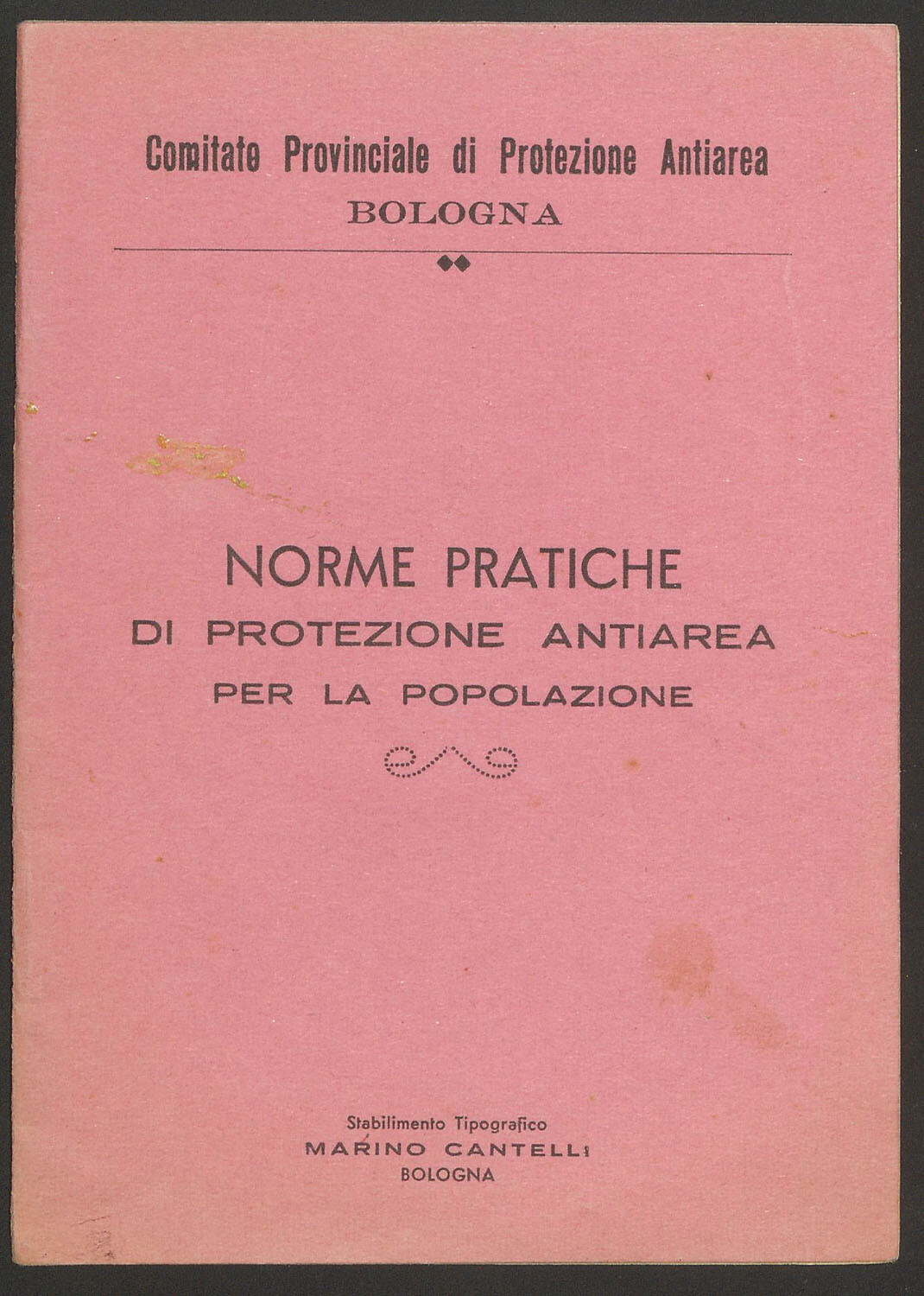 copertina di Norme pratiche di protezione antiarea per la popolazione