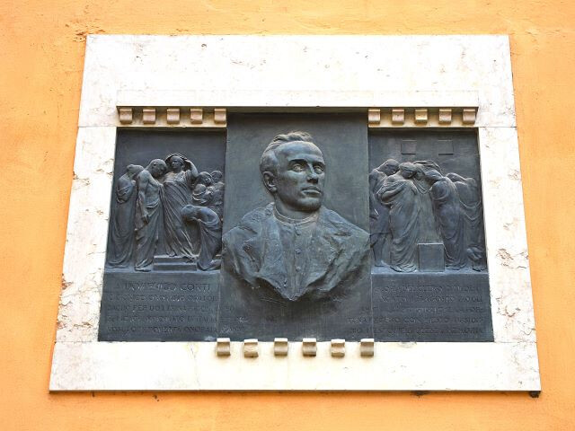 Lapide in memoria di don Domenico Conti