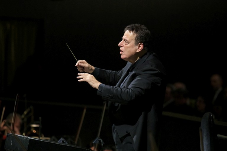Daniel Oren sul podio dell'Orchestra TCBO 