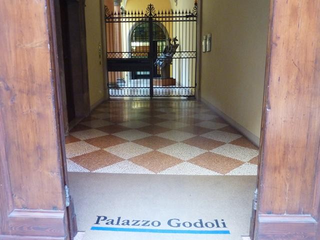 Palazzo Godoli - ingresso