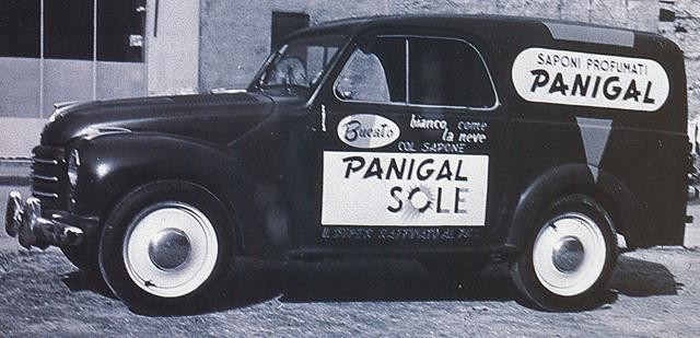 Auto utilizzata per la consegna del sapone Sole 1955-60 