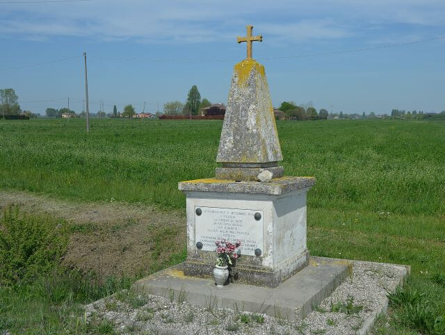 Cippo ai martiri di Bondanello