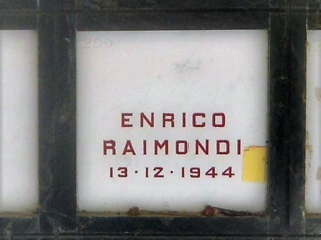 Tomba di Enrico Raimondi nel Monumento Ossario ai Caduti Partigiani della Certosa (BO)