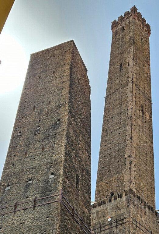 copertina di Gli studi preliminari al Piano per il Centro storico di Bologna e la sistemazione dell'area di via Rizzoli