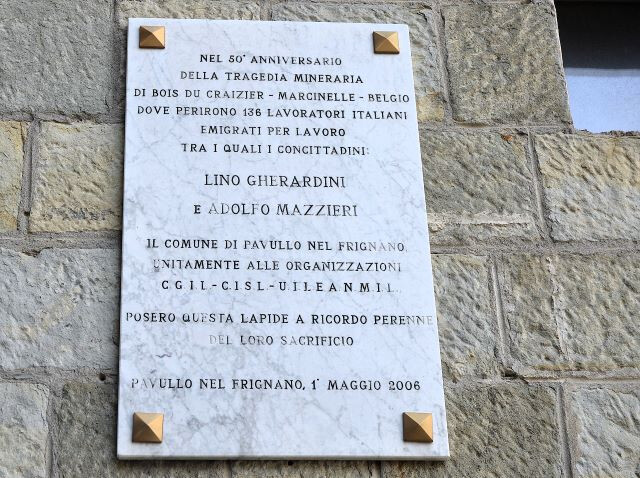 Lapide a memoria della tragedia mineraria di Marcinelle