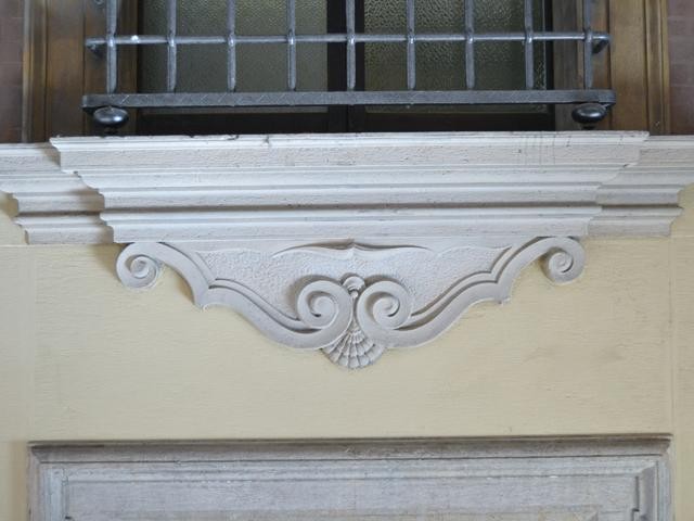 Palazzo Poggi - via Zamboni n. 31 - portico - particolare