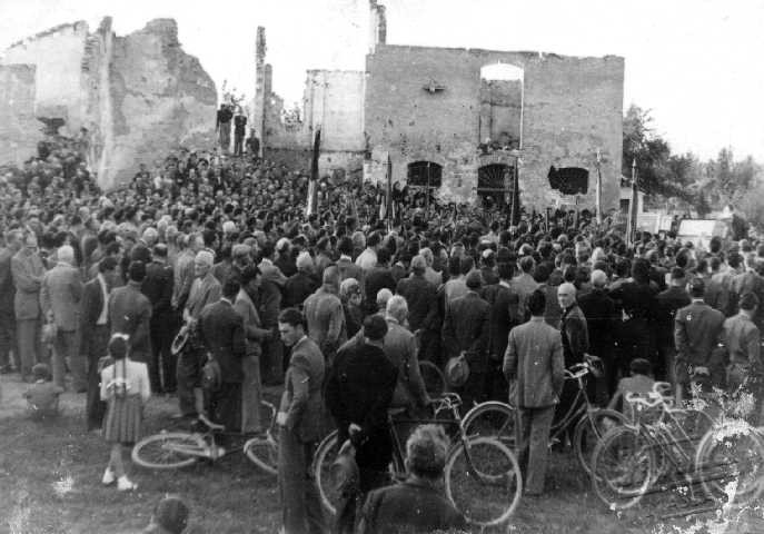 Commemorazione della strage di Casa Baffé nel dopoguerra - Massalombarda (RA) - Fonte: Ravenna e Dintorni.it - www.ravennaedintorni.it