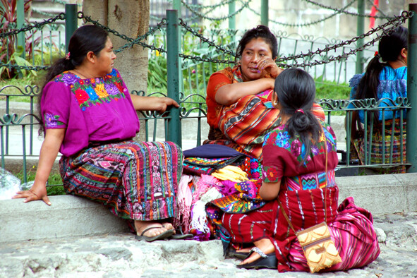 Donne kaqchikel ad Antigua - Guatemala - 2014