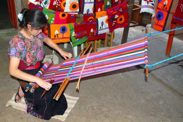 Tessitrice con telaio a vita - Zinacantan - Messico - 2013