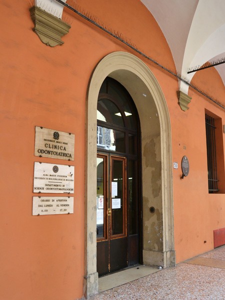 Ex Conservatorio di Santa Marta - Clinica odontoiatrica Beretta - ingresso