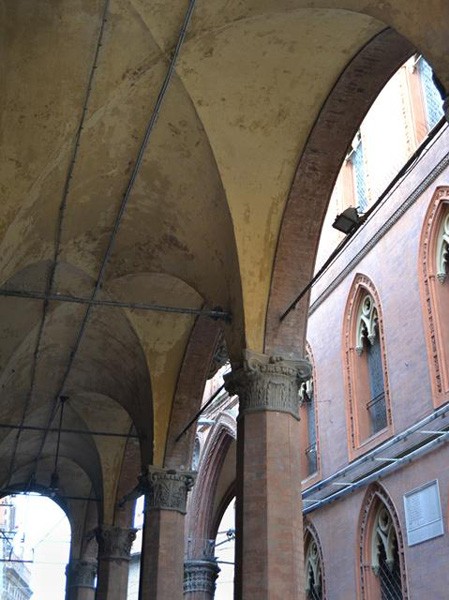 Palazzo Bolognetti - portico