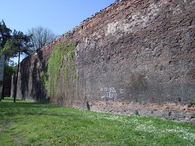 Mura della città - viale Berti Pichat