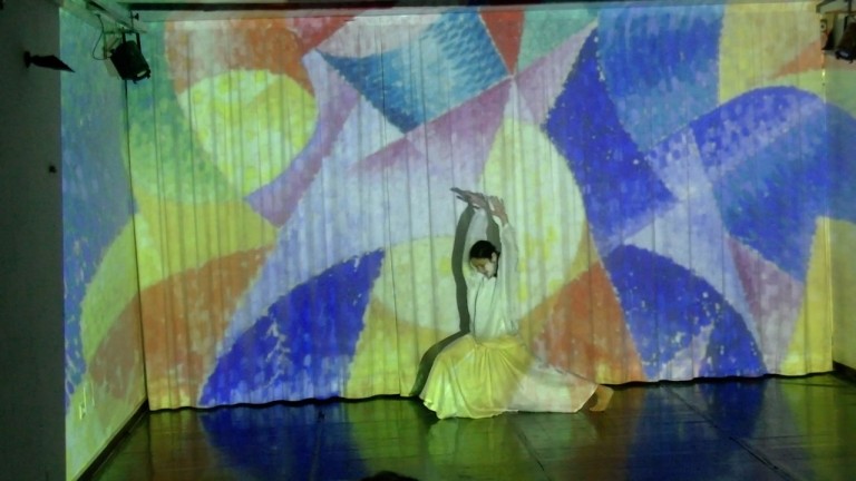 DOnna che cammina_TeatroTestoni_2.jpg