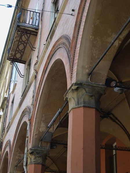 Palazzo Angelelli - Strada Maggiore - portico