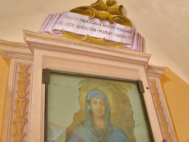 Una delle Madonne conservate nell'ex chiostro capitolare della Certosa (BO)