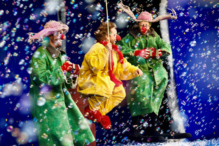 Slava Snowshow - 3 clowns in bubbles 