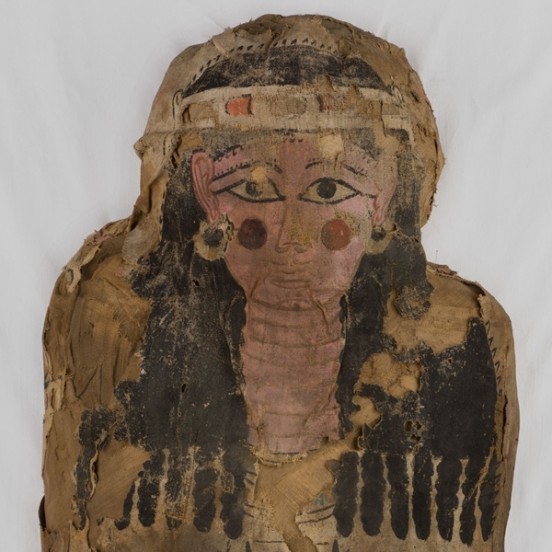 copertina di Implicazioni etiche e metodologiche nel restauro di una mummia con sudario dipinto