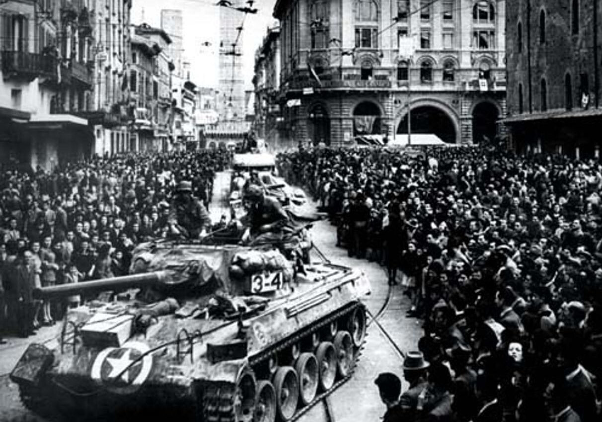 Bologna ottant’anni fa, le immagini inedite della Guerra e della Liberazione