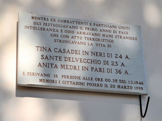 Lapide a ricordo dell'attentato del 1 gennaio 1946 al teatro di Cervia (RA)