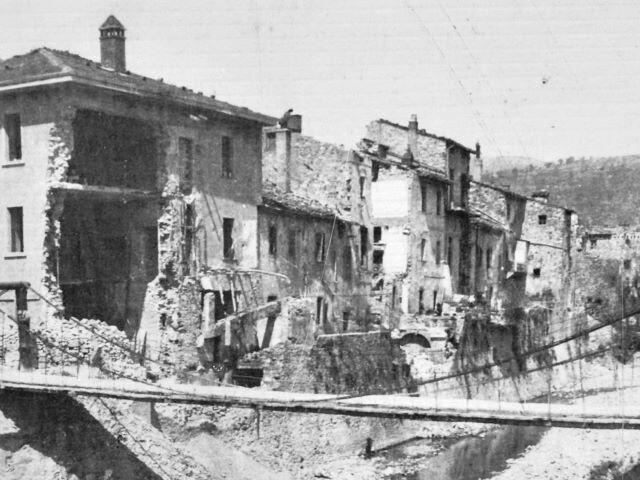 il paese di Pieve Santo Stefano distrutto