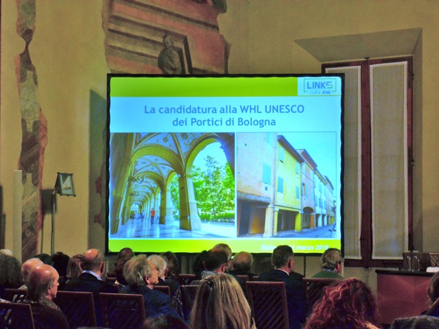 Illustrazione della candidatura dei portici di Bologna a patrimonio UNESCO - Palazzo comunale (BO) - Sala Farnese