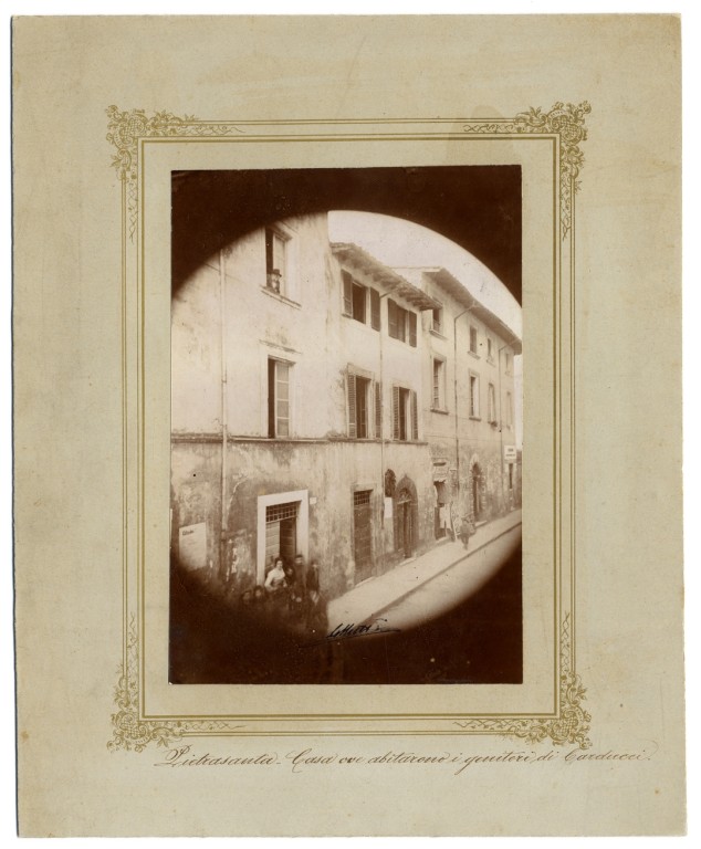 copertina di A Pietrasanta: la casa dove abitarono i genitori di Carducci