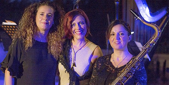 la_la_trio.jpg