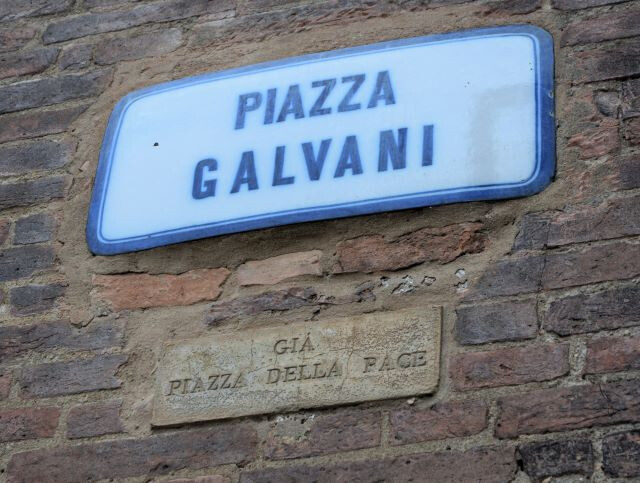 Piazza Galvani (BO)