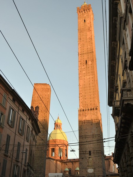 Torre degli Asinelli - via Rizzoli