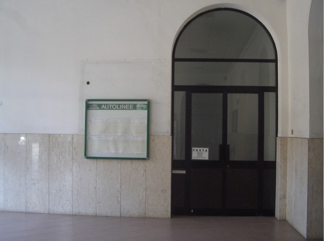 Atrio della stazione della di Bologna della Ferrovia Veneta - linea per Portomaggiore