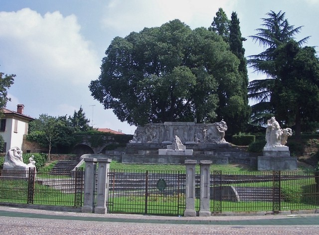 Giardino e monumento a Carducci
