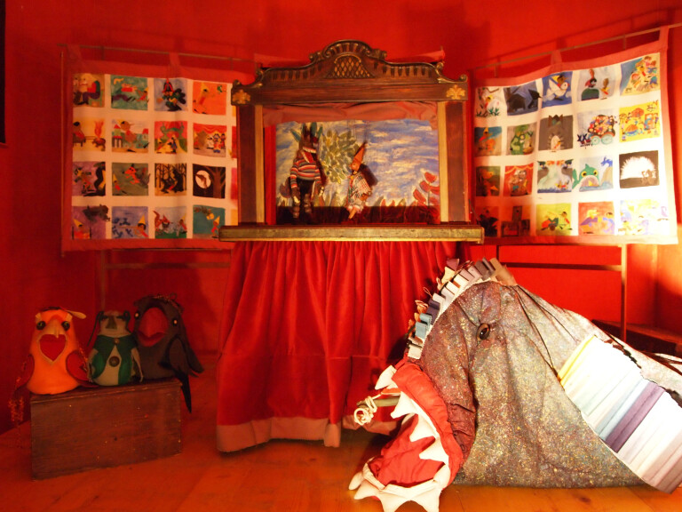 copertina di Pinocchio senza stivali e il grillo danzante