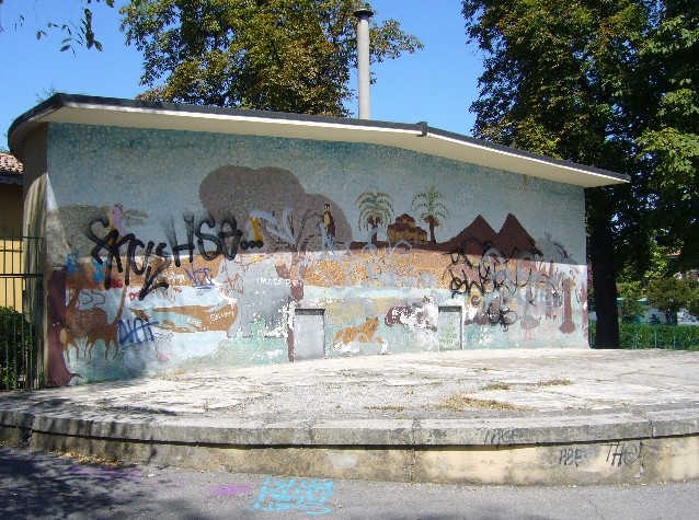 Giardini Margherita - La vecchia gabbia dei leoni nel 2009