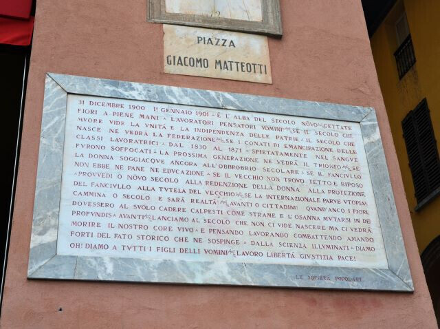 Lapide per l'alba del secolo novo