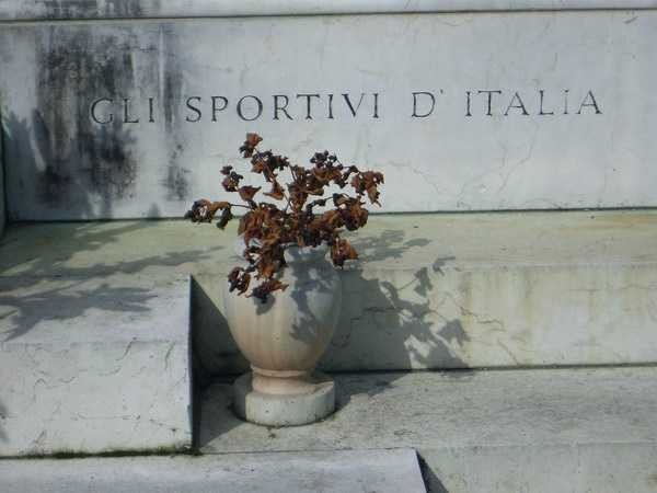 Tomba degli sportivi alla Certosa (BO)