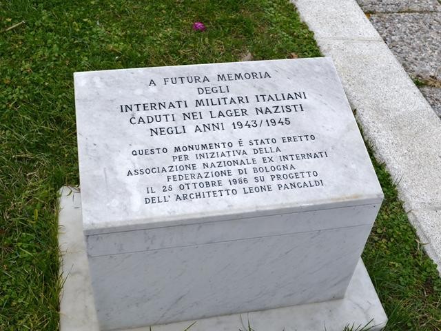 Monumento agli internati militari italiani (IMI) - - Cimitero della Certosa (BO) - particolare