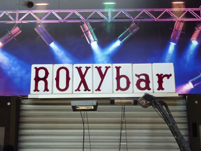 Insegna del Roxy Bar - via Rizzoli (BO)