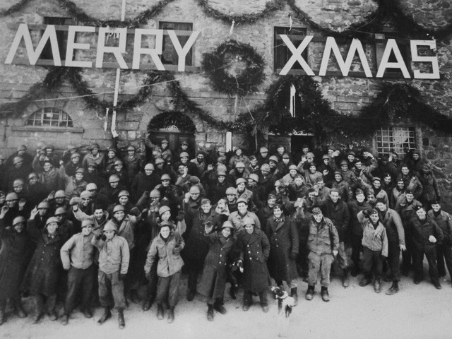 Soldati alleati al Passo della Collina (PT) festeggiano il Natale del 1944