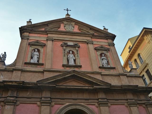 Chiesa di San Benedetto - Facciata su via Indipendenza (BO)