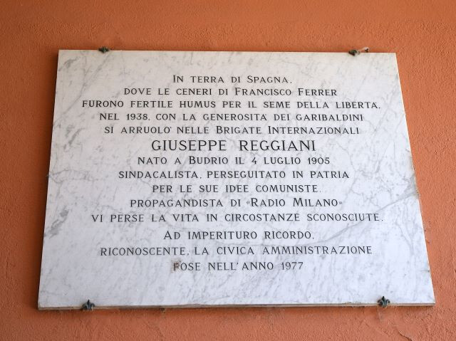 Lapide in memoria di Giuseppe Reggiani