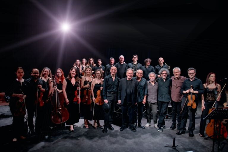 Grande Orchestra Avion Travel