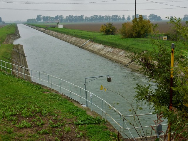 Il canale emiliano-romagnolo nei pressi di Budrio (BO)