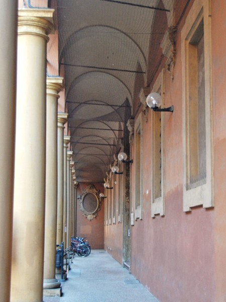 Ex Collegio di San Luigi - portico - via Cartoleria