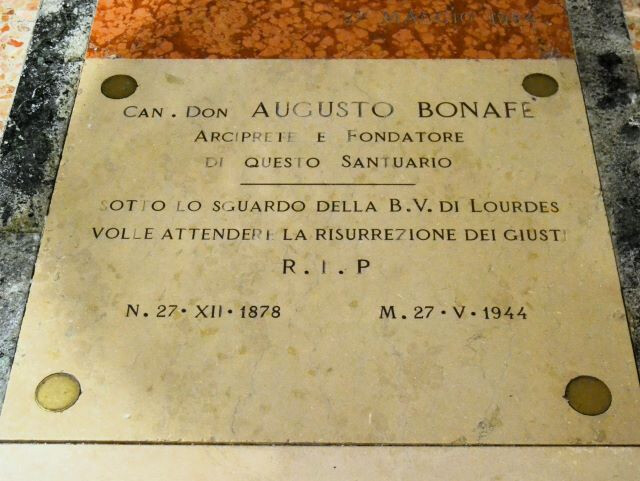 Tomba di don Augusto Bonafè