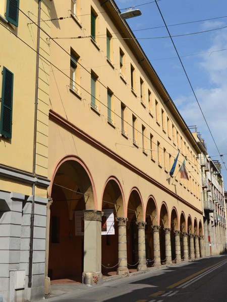 Ex convento dei Certosini annesso alla chiesetta di S. Anna - ora Liceo Laura Bassi